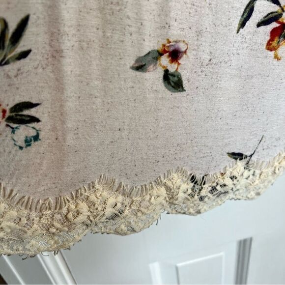Rewind Floral Lace Top - Picture 7 of 9